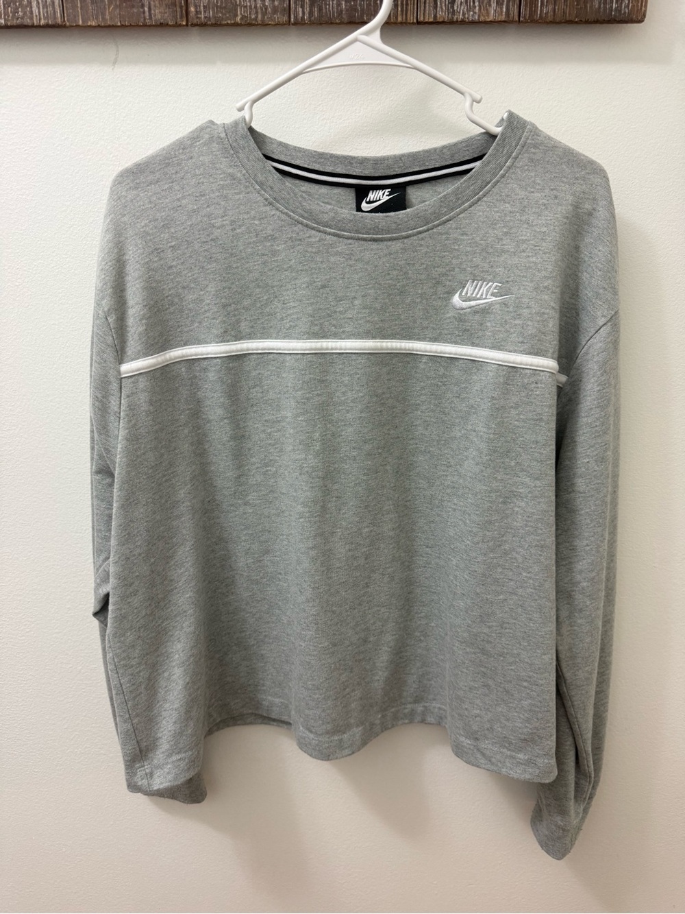 Nike Grey Crewneck Sweatshirt with White Piping